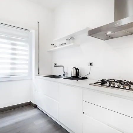 Bbhome Tiburtina Station *